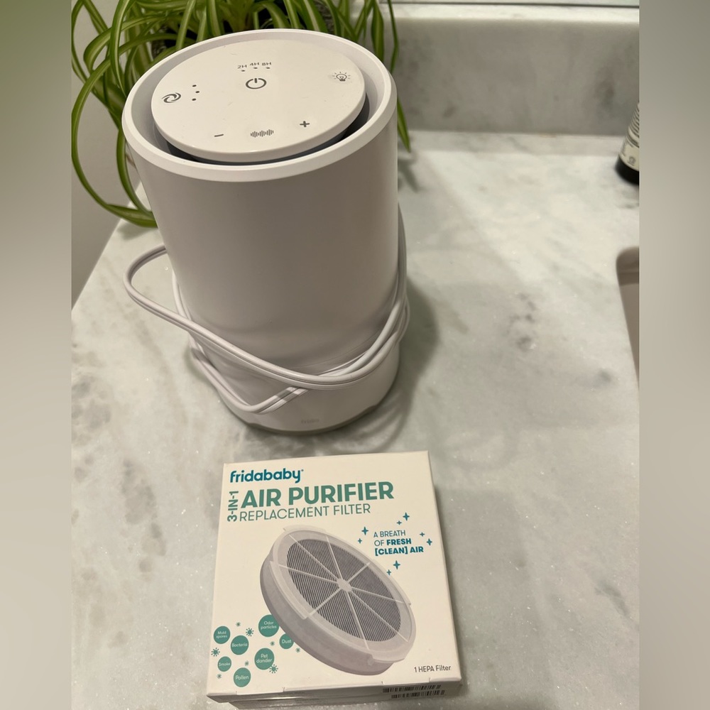 Frida 3-in-1 air purifier, light and sound machine with 2 replacement filters